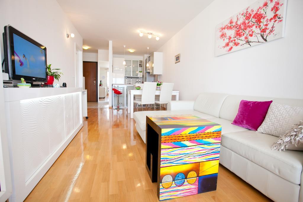 Luxury Beach Front Apt With Seaside View And Free Parking Split Exterior photo